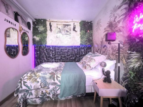 Jungle Escape Romantique